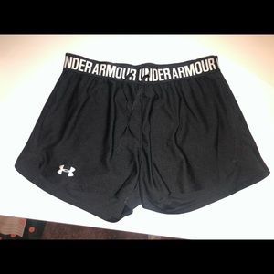 Under Armour Running Shorts in (S) Black